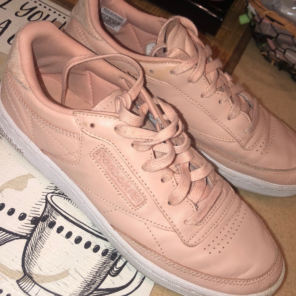 Reebok sneakers slightly worn